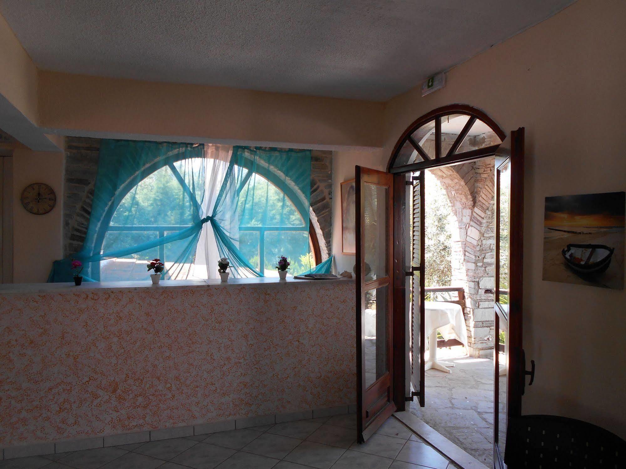 Hotel Kari Урануполи Екстериор снимка